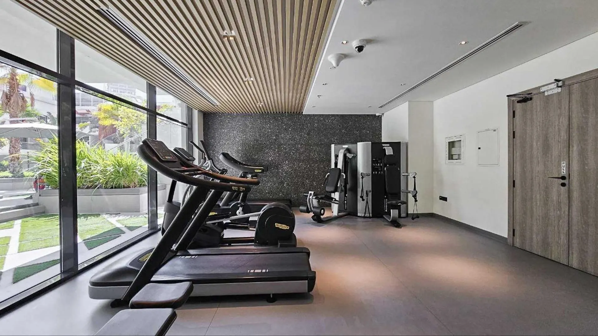Gorgeous 1 Bedroom In Oxford Boulevard Jvc Dubai 0*,