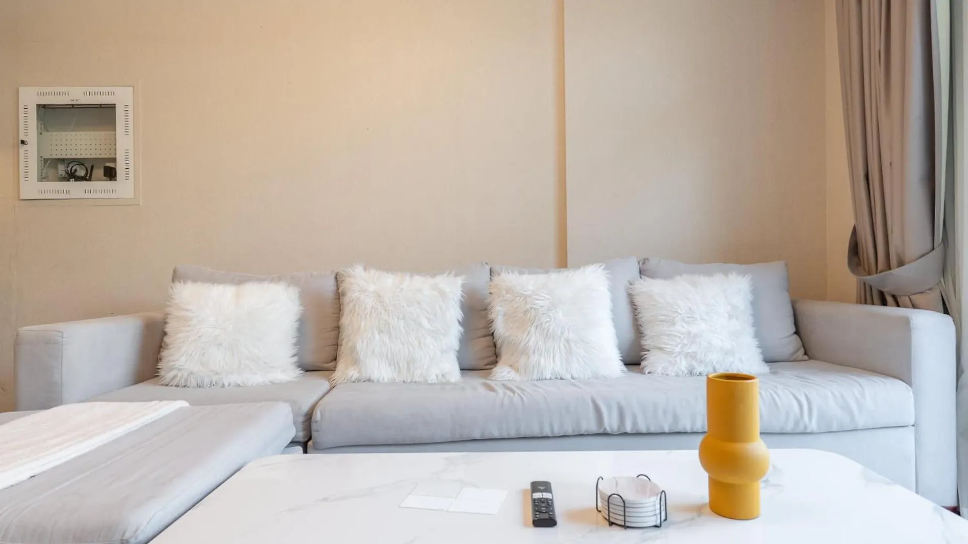 Gorgeous 1 Bedroom In Oxford Boulevard Jvc Dubai
