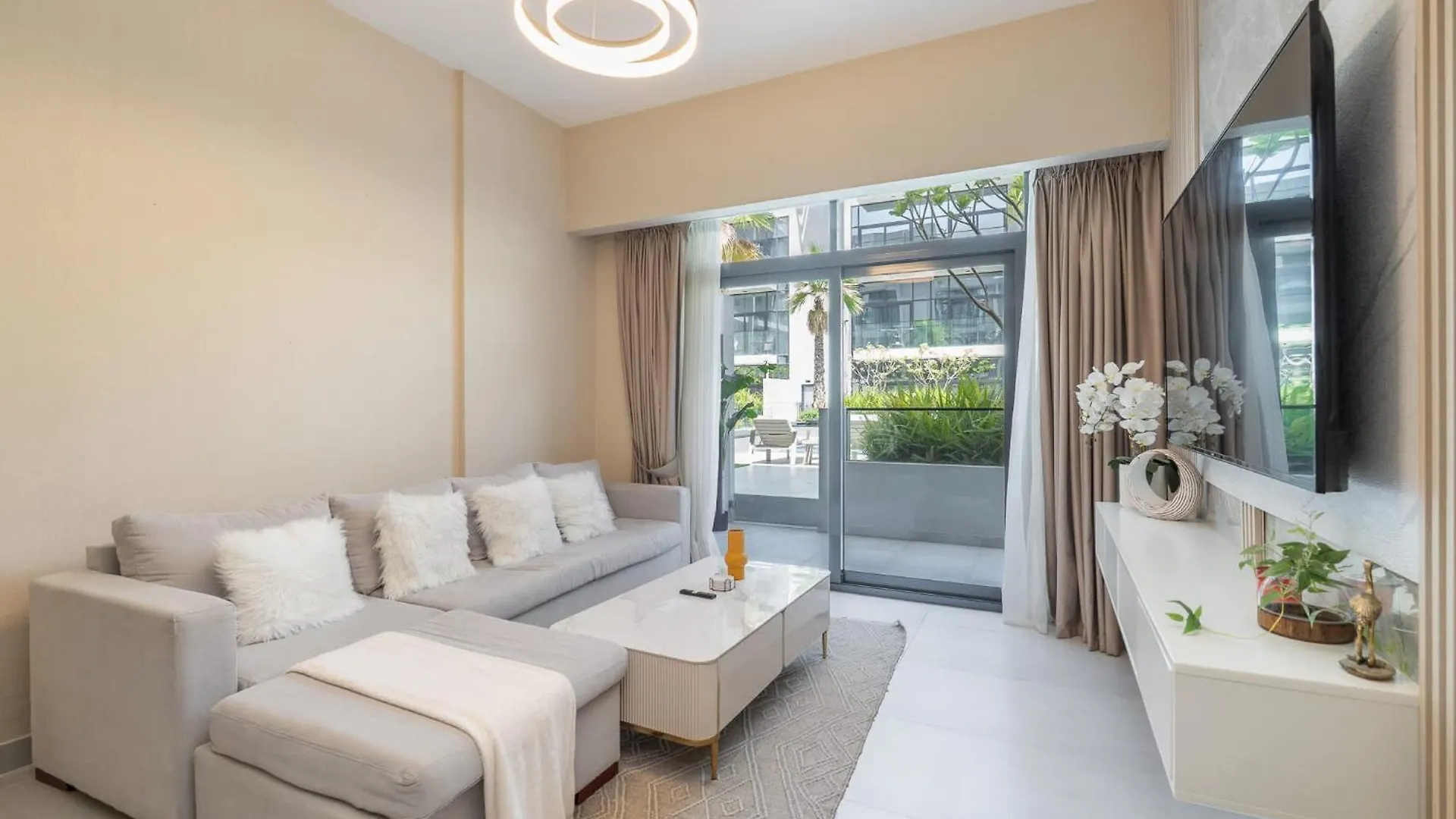 Gorgeous 1 Bedroom In Oxford Boulevard Jvc Dubai United Arab Emirates