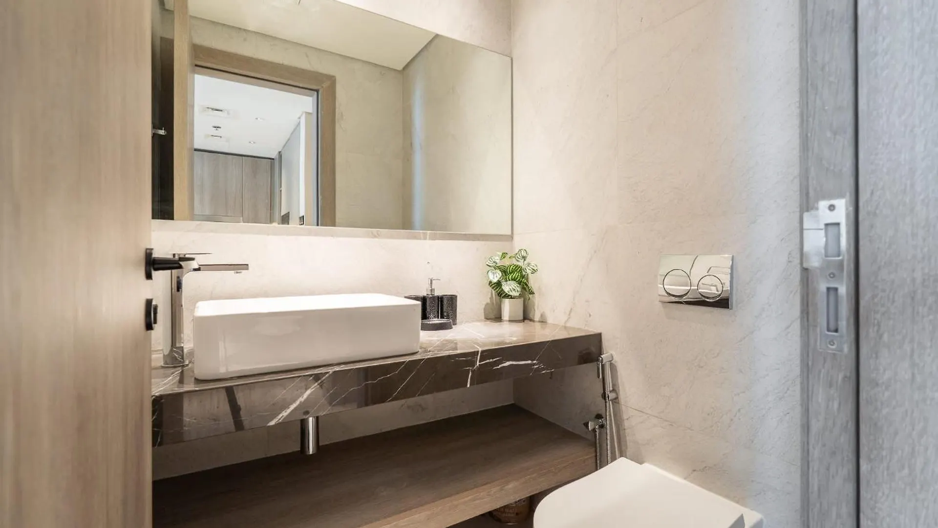 Gorgeous 1 Bedroom In Oxford Boulevard Jvc Dubai