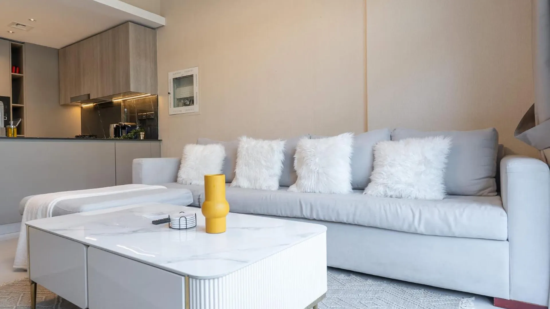 Gorgeous 1 Bedroom In Oxford Boulevard Jvc Dubai
